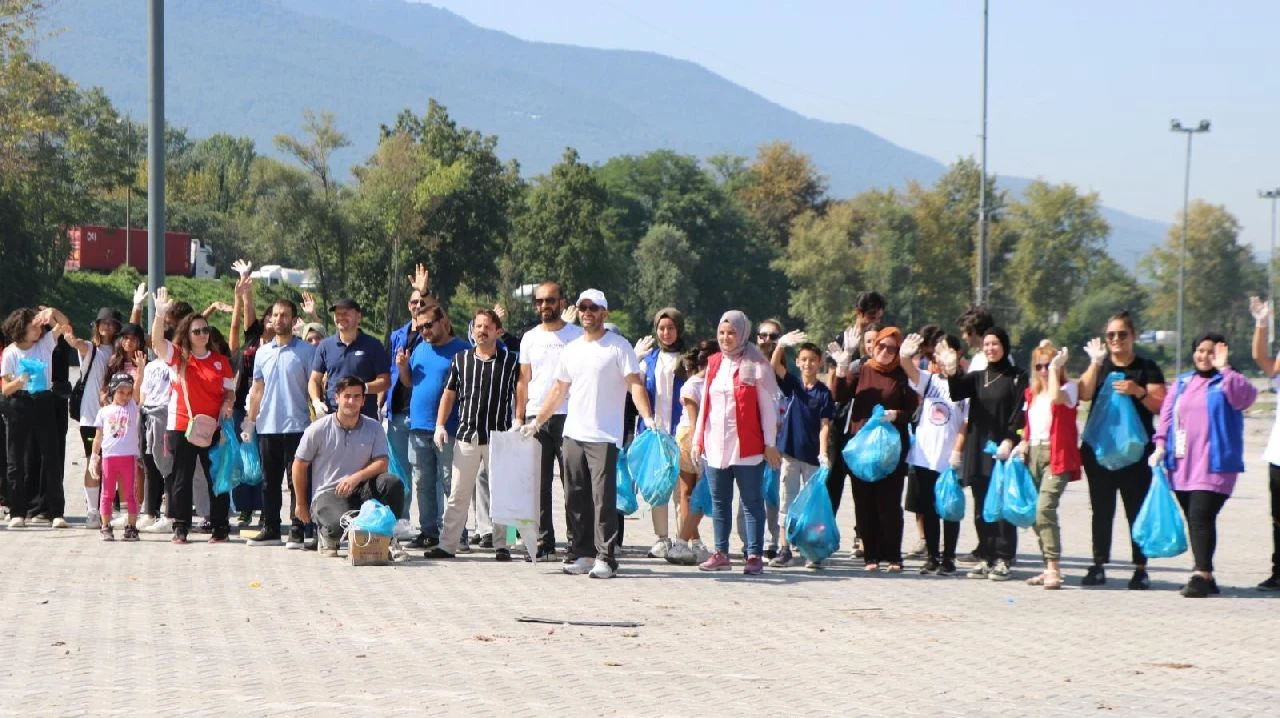 Çevre Timleri Sapanca'da Kolları Sıvadı
