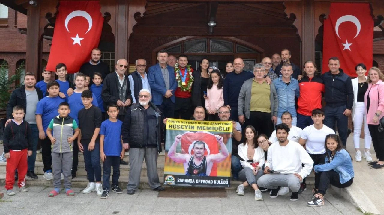 Dünya Şampiyonu Memioğlu'na Sapanca'da Coşkulu Karşılama