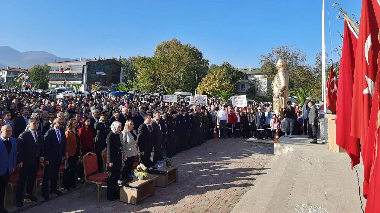 Sapanca'da 29 Ekim Cumhuriyet Bayramı Çoşkusu
