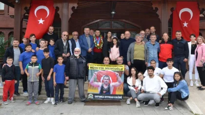 Dünya Şampiyonu Memioğlu'na Sapanca'da Coşkulu Karşılama