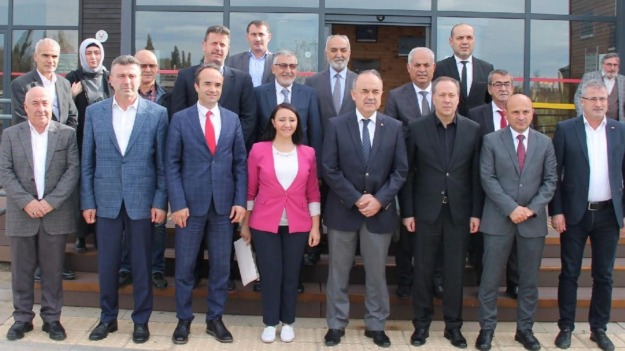 Başkan Özen İpekyolu Belediyeleri Toplantısına Katıldı