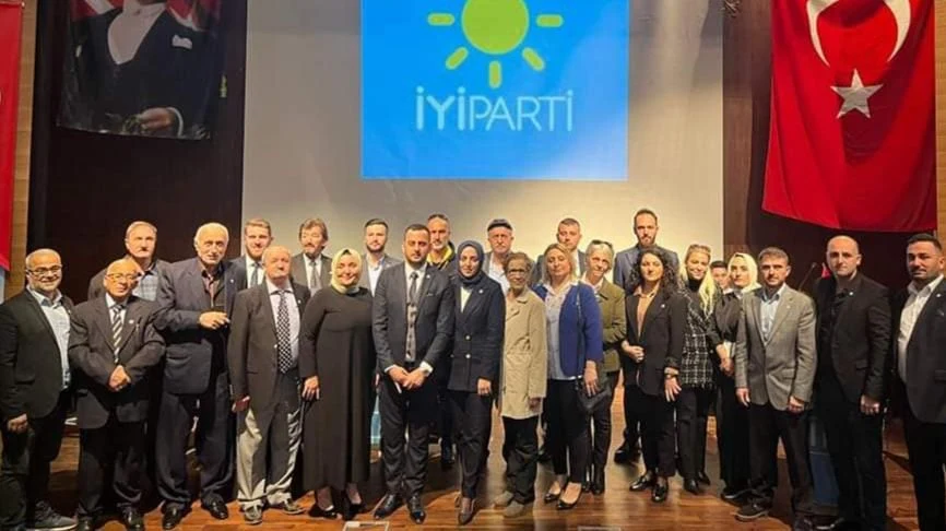 İYİ Parti Sapanca'da, Erdem Şıkkibar Güven Tazeledi