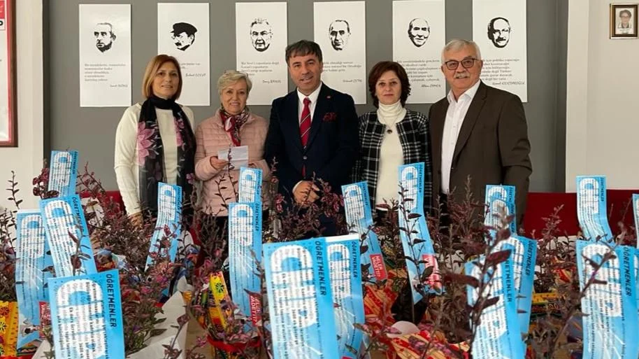 "Öğretmenlerimizin Asıl Sorunları Ekonomiktir"