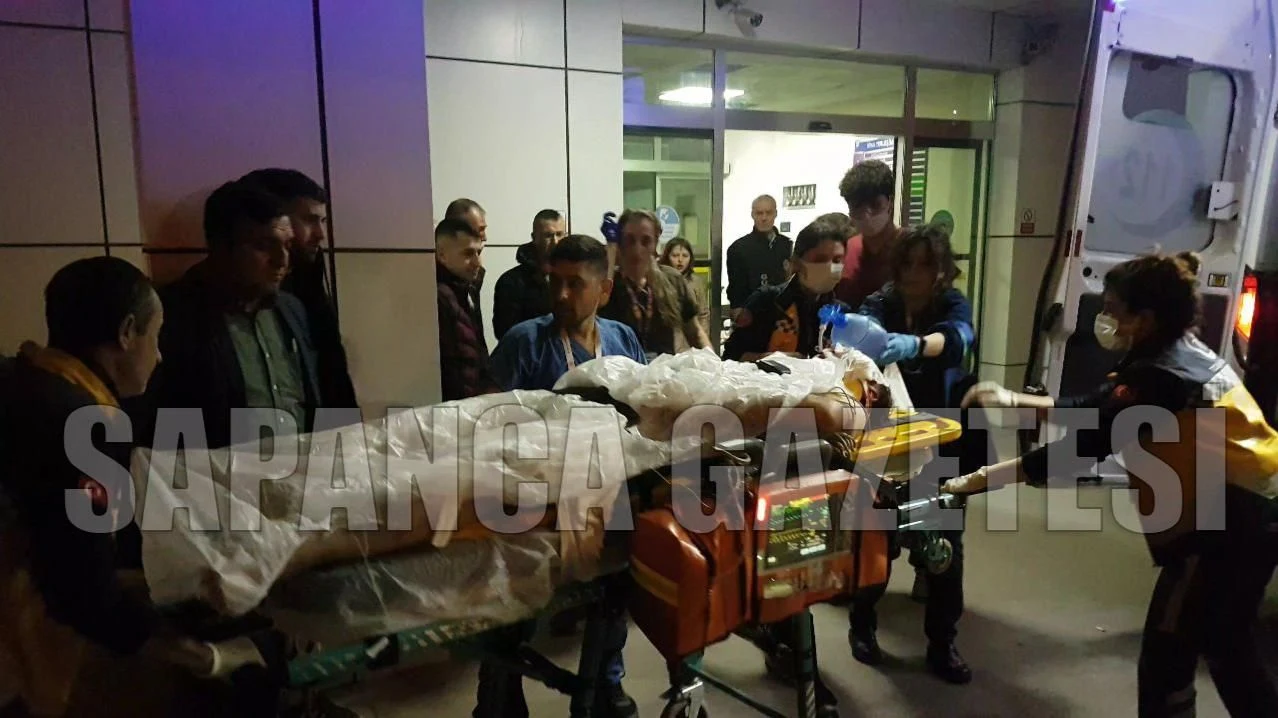 Sapanca'da Otomobile Çarpan Motosiklet Sürücüsü Yaralandı