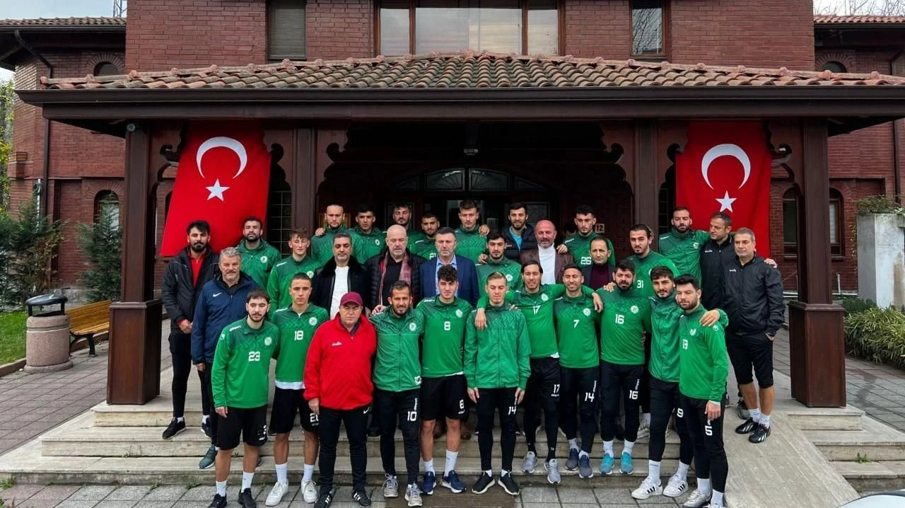 Sapanca Gençlikspor'dan Başkan Özen'e Ziyaret