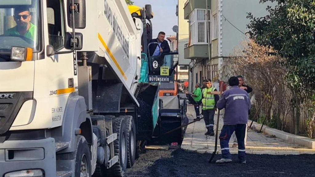 Sapanca İstiklal Caddesine Asfalt