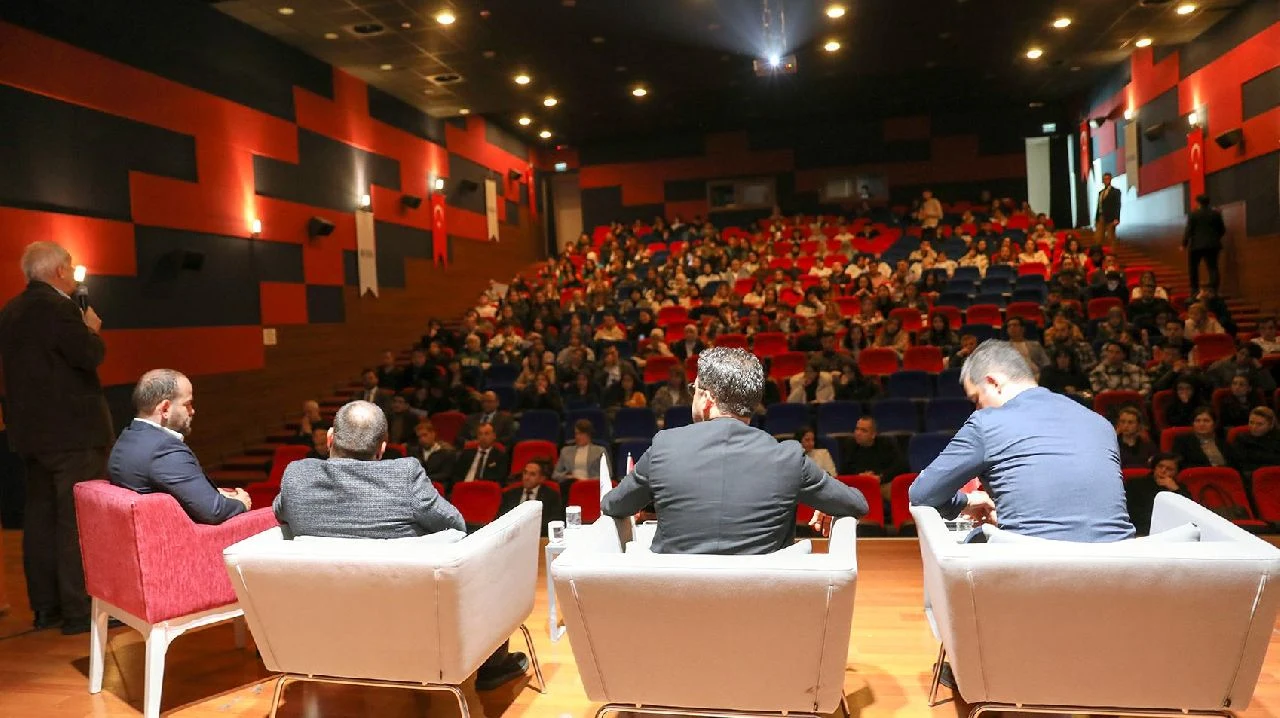 Sapanca Turizm Fakültesinde Turizm Zirvesi