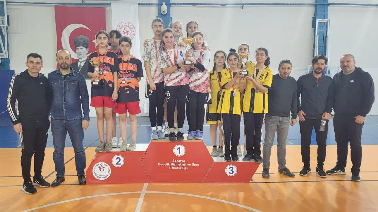 Badminton İl Birinciliği Sapanca'da Gerçekleşti