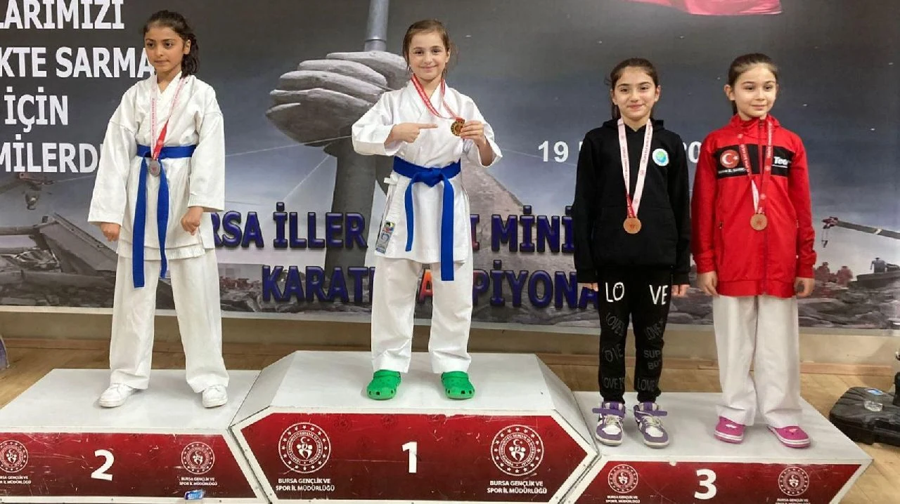 Ecesu Hatun Örek Karate Şampiyonası'nda Birinci Oldu