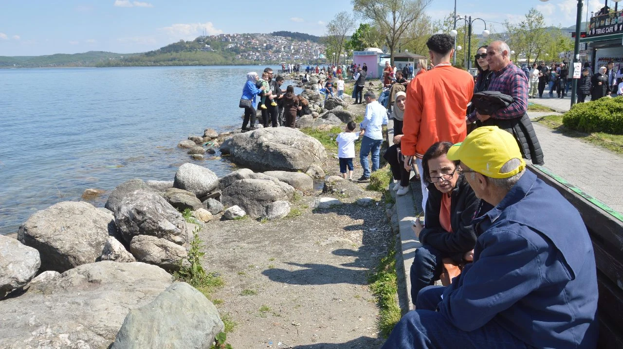 Sapanca'da Bayram Tatili Yoğunluğu