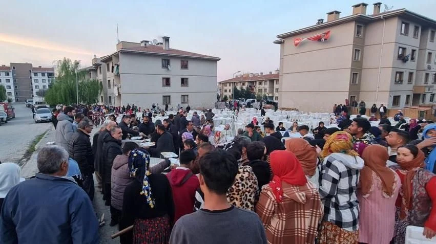 Sapanca'da Romanlar Gününde İftar