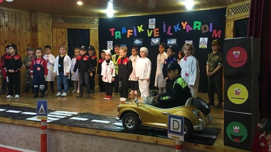 Trafik ve Güvenliği Haftası Sapanca İlkokulunda Kutlandı