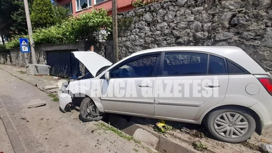 Sapanca'da Trafik Kazası: 1 Yaralı