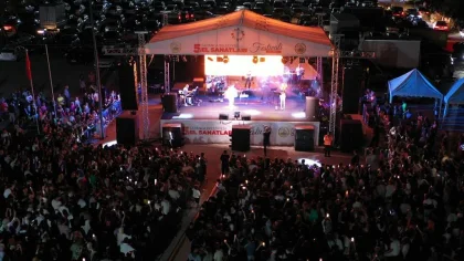 5. El Sanatları Festivali Emre Altuğ Konseri ile Başladı