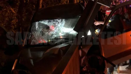 Sapanca'da Otomobil Köprü Bariyerine Çarptı: 1'i Ağır 4 Yaralı
