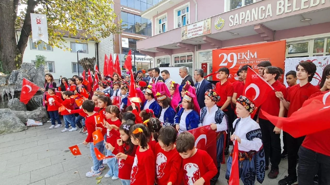 Sapanca'da Cumhuriyetin 100. Yıl Kutlamaları Başladı