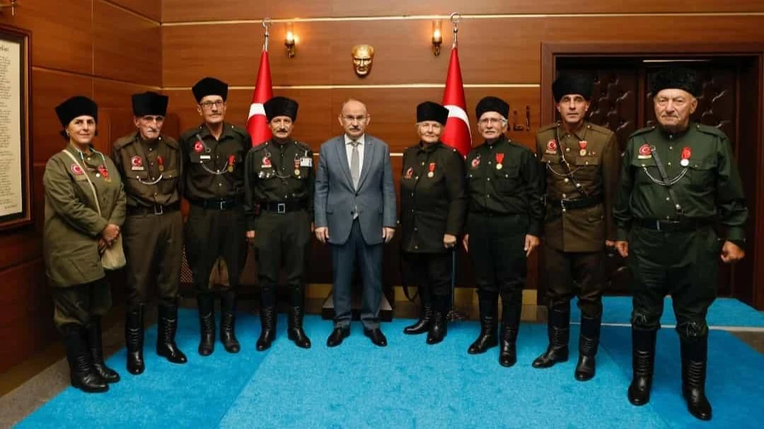 Şehit ve Gazi Yakınları Derneğinden Vali Karadeniz'e Ziyaret