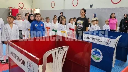 Cumhuriyet Bayramı'na Özel Karate Turnuvası Düzenlendi