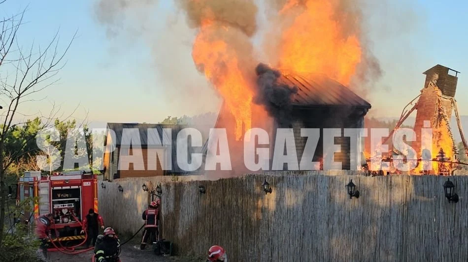 Sapanca'da Yanan Bungalov Kullanılamaz Hale Geldi