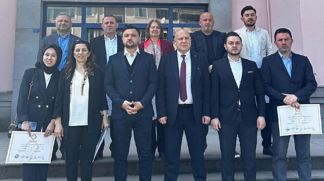 Cumhur İttifakı Belediye Meclis Üyeleri Mazbatalarını Aldı