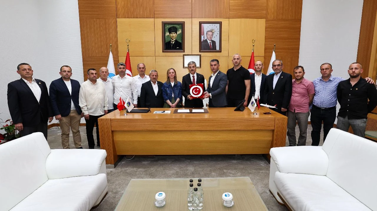 Muhtarlar Başkan Alemdar'ı Ziyaret Etti