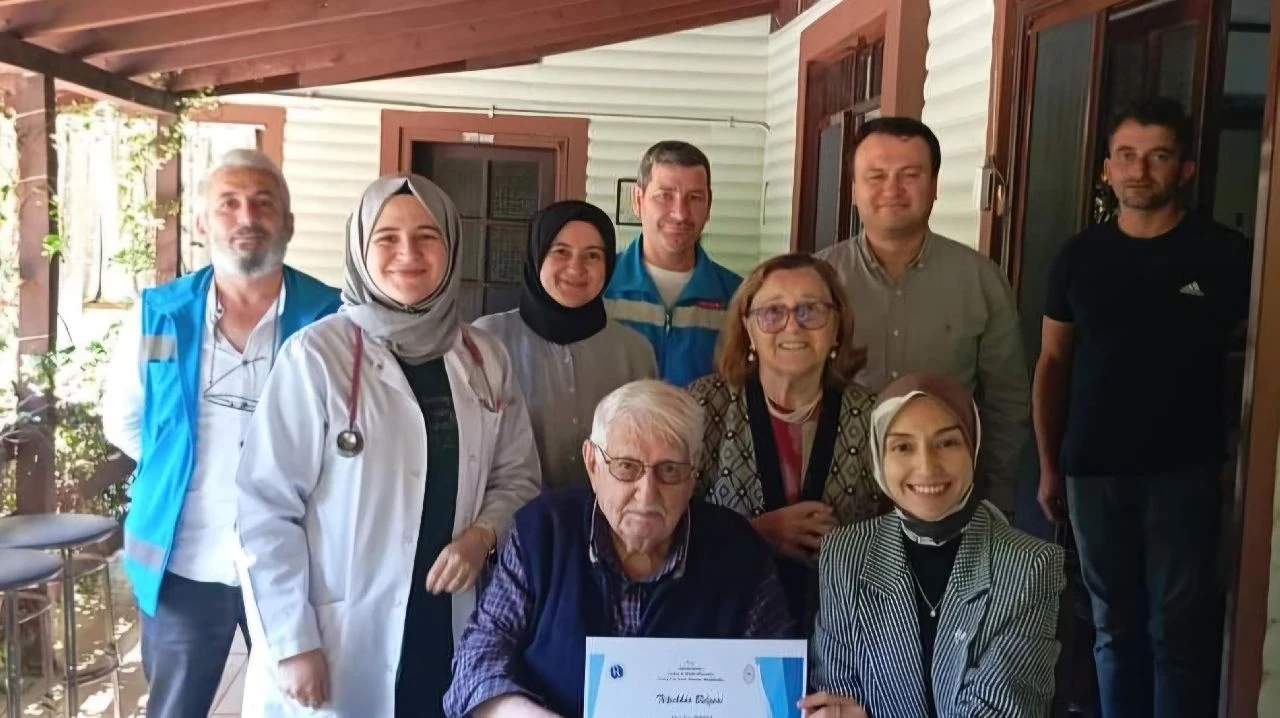 Hastane Yönetiminden Ekmekçi Çiftine Teşekkür Ziyareti