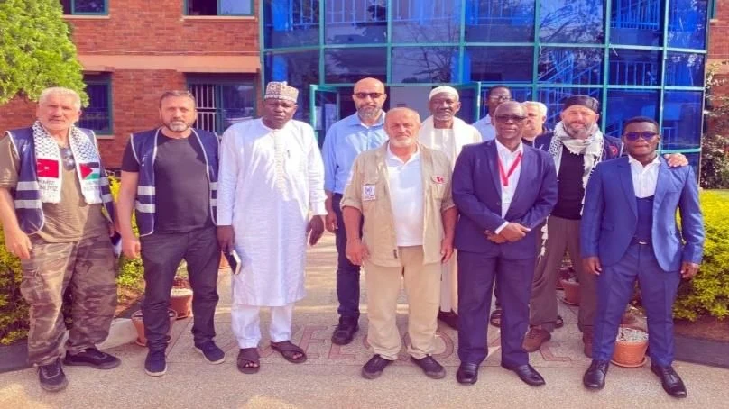 Beş Hilal Derneği Başkanı İsmail Tiryaki ve Yöneticileri Uganda'da