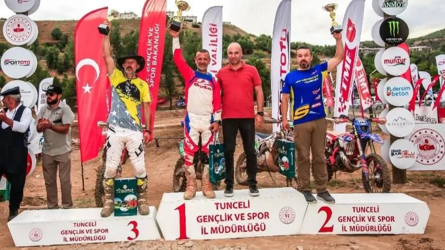 Bahadır Çaktı Podyumu Kimseye Kaptırmıyor