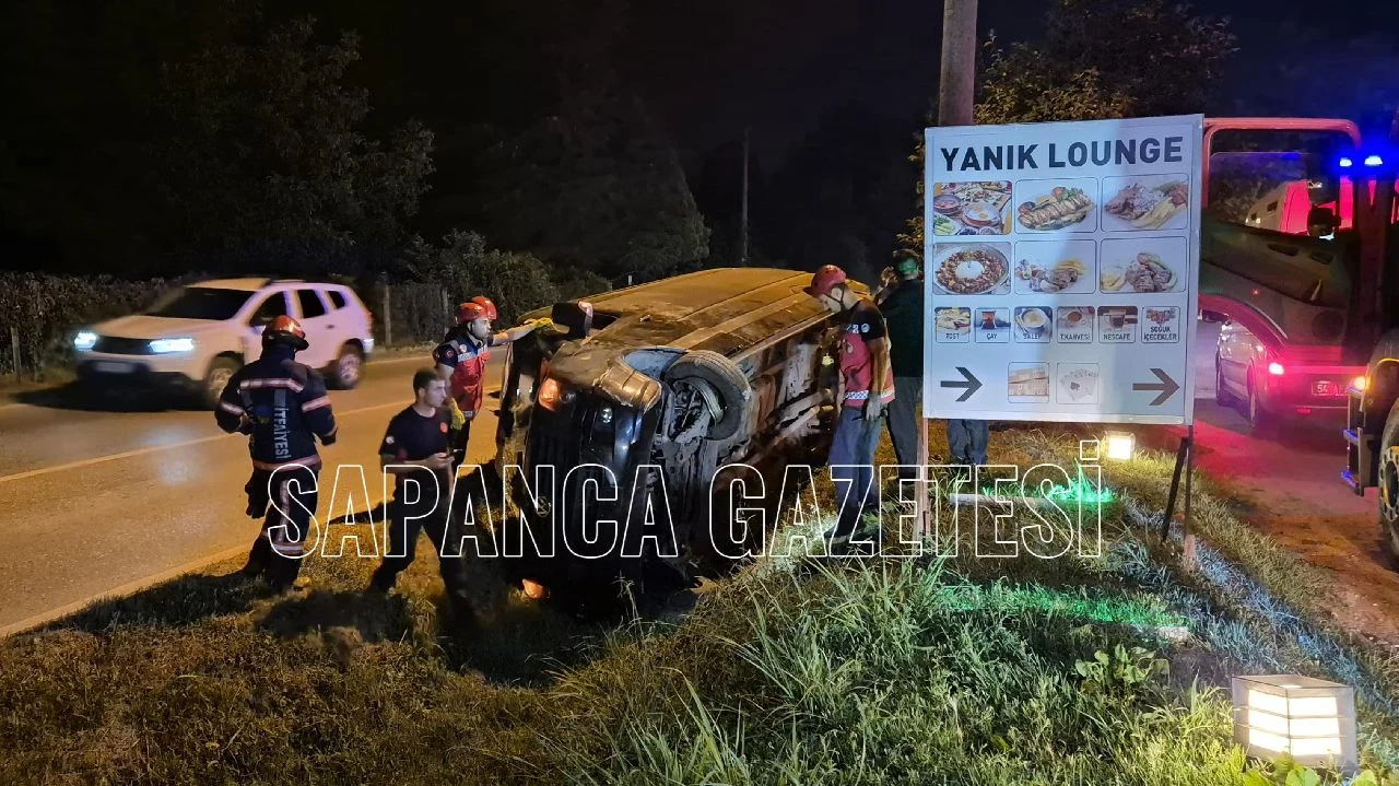 Vip Minibüs Su Kanalına Devrildi