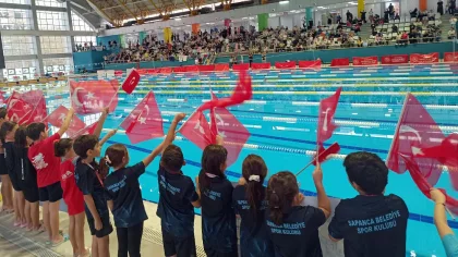 Yüzmede Minik Sporculardan Büyük Başarılar Geldi