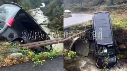 Turistleri Taşıyan Minibüs Dere Yatağına Düştü: 3 Yaralı