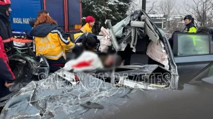 Sapanca'da Otomobil Tıra Çarptı: 1 Ölü, 3 Yaralı