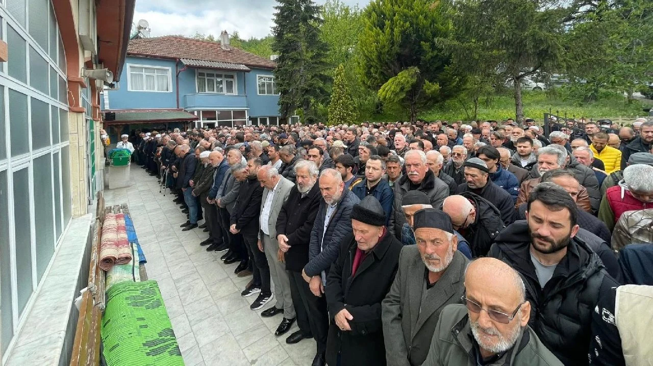 İsmail, İsa ve İlhan Sezer Kardeşlerin Anne Acısı