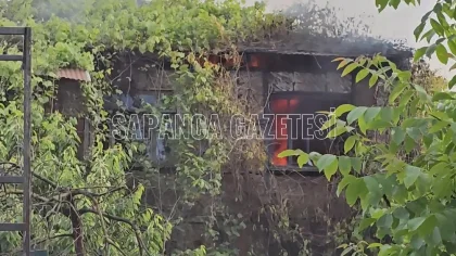 Sapanca'da Yanan 2 Katlı Evde Hasar Oluştu