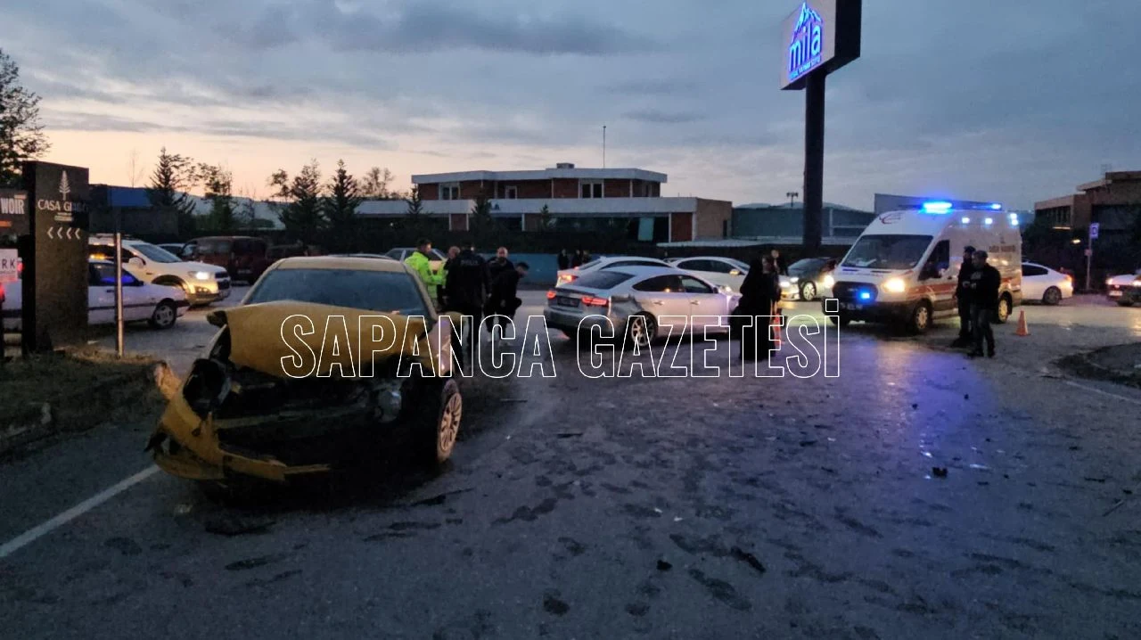 Ticari Taksi ile Otomobil Çarpıştı: 6 Yaralı