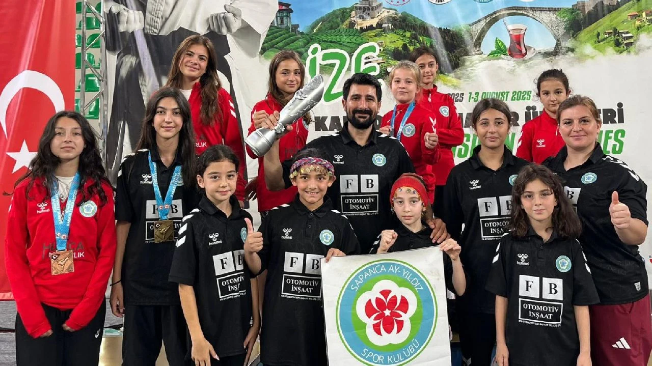 Sapanca Ayyıldız Sk Rize'den Altın Madalyalar ile Döndü