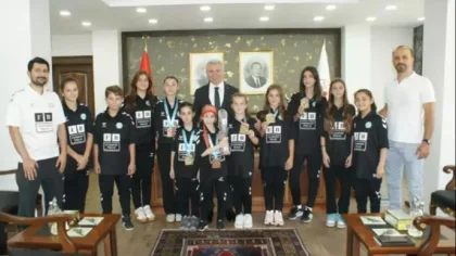 Kaymakam Yazıcı Şampiyon Karatecileri Tebrik Etti