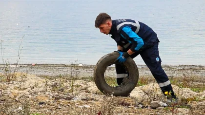 Sapanca Gölü Kıyılarında Ekosistemi Koruyan Temizlik