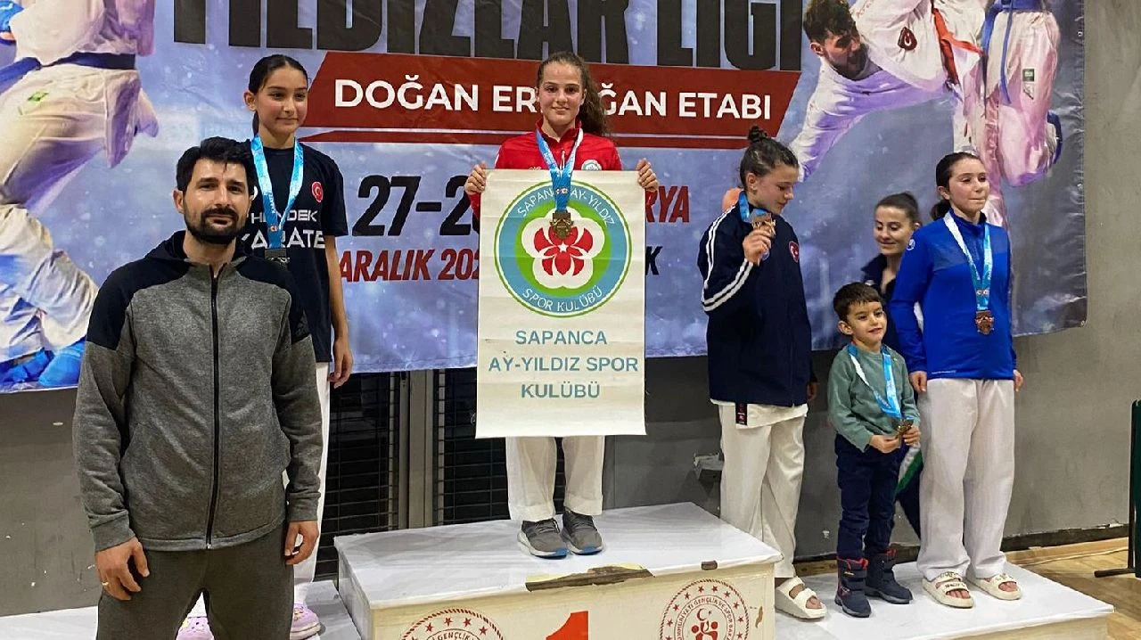Sapanca Ayyıldızspor Kulübünden 10 Madalya Daha