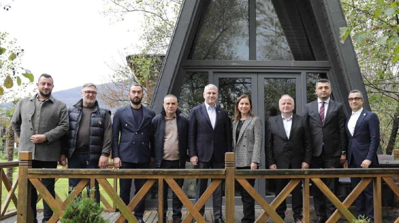 Sapancalı Turizmciler Tga'da Hediye Güral Gür'ü Destekleyecek