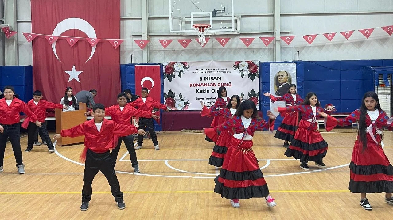8 Nisan Dünya Romanlar Günü Sapanca'da Kutlandı