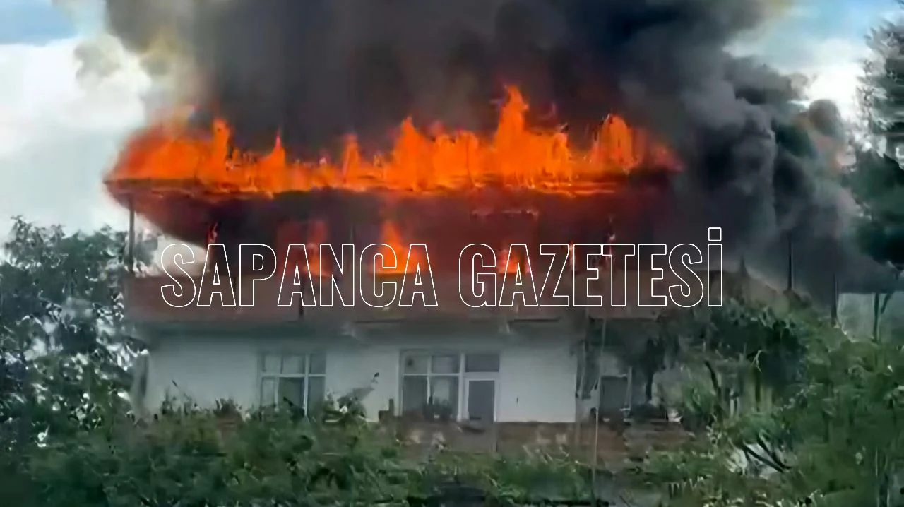 Sapanca'da 3 Katlı Evde Yangın Çıktı