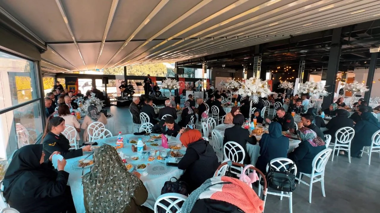 Sapanca'da Şehit Aileleri Yemekte Buluştu
