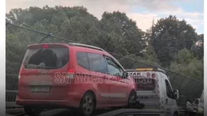 Hafif Ticari Araç ile Otomobil Çarpıştı: 2 Yaralı