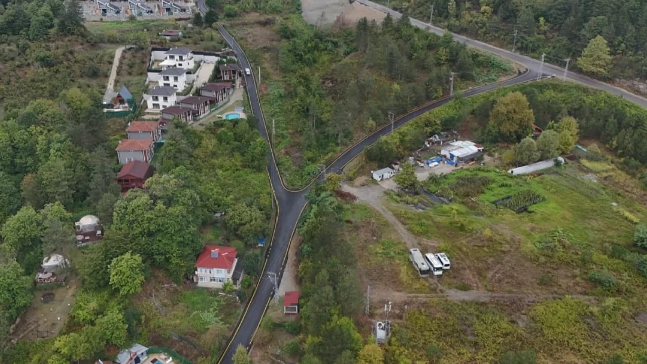 Sapanca'da 5 Mahallenin Yolları Asfaltla Yenilendi