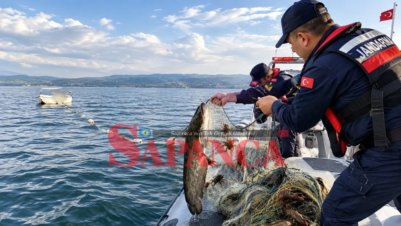 Sapanca Gölü'nde Kaçak Avcılık Yapanlara 32 Bin TL Ceza