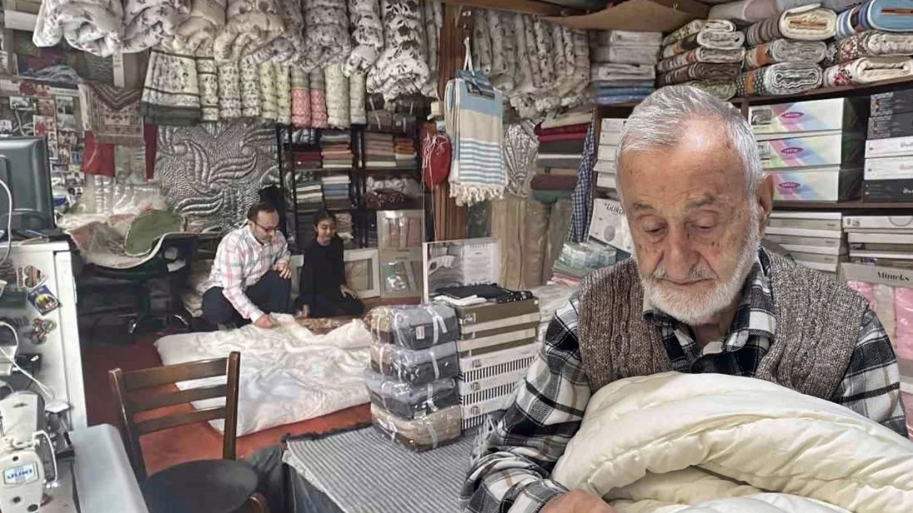 92 Yaşındaki ‘Yastıkçı Dede’ 70 Yıldır Tezgah Başında