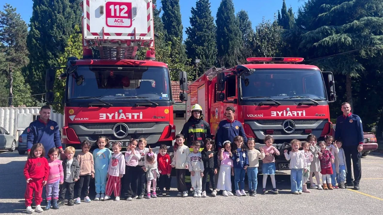 Minik Öğrencilerden Sapanca İtfaiyesine Ziyaret