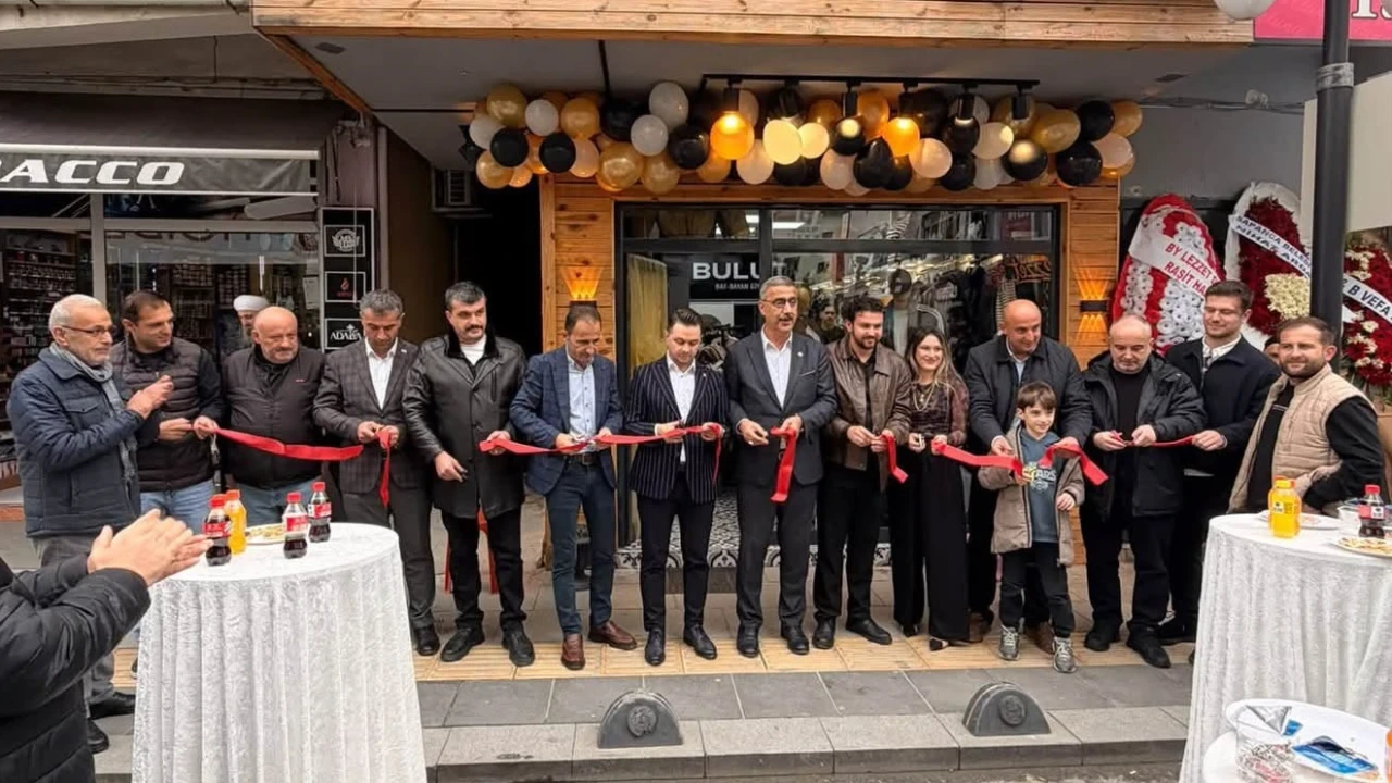 Sapanca'da Giyim ve Outdoor Mağazası Açıldı