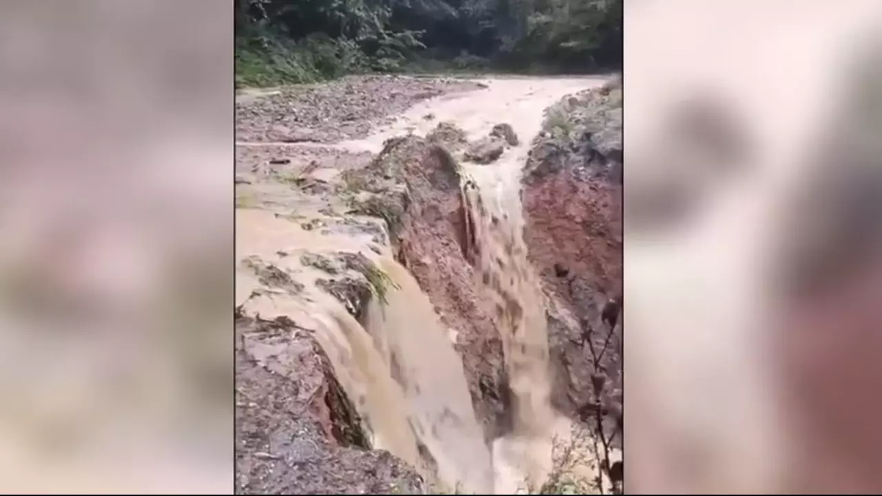Sapanca'da Sağanak Hayatı Olumsuz Etkiledi